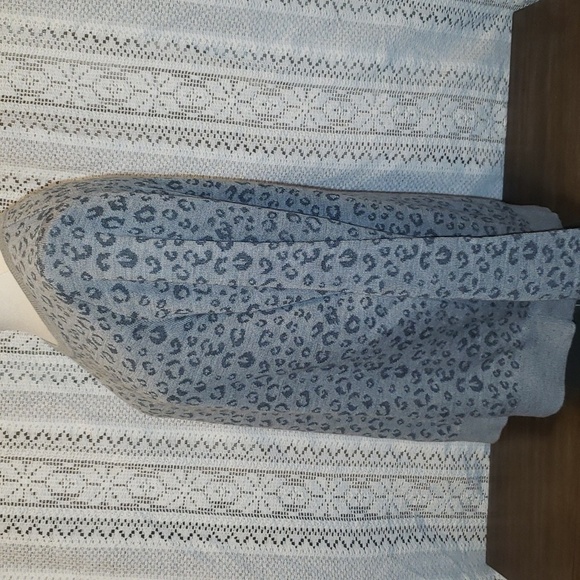 LOFT Cozy Womens Gray Leopard Print Sweater Long Sleeve Wool Blend - Picture 2 of 5